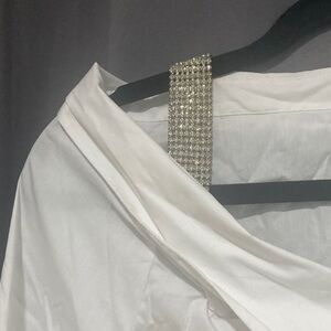 VENUS White Button Down Off-Shoulder Shirt